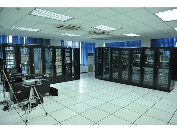 客戶電話咨詢的一體化機(jī)房環(huán)境動(dòng)力監(jiān)控系統(tǒng)