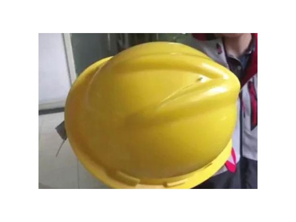 一線工人安全帽視頻引發(fā)熱議，機(jī)房監(jiān)控這樣落實(shí)企業(yè)安全生產(chǎn)體系！