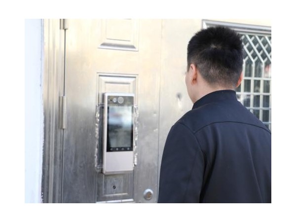 門禁系統(tǒng)聯(lián)動(dòng)視頻監(jiān)控，相得益彰！