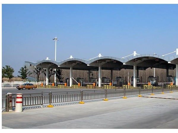 高速公路服務(wù)區(qū)和停車區(qū)供電監(jiān)測及照明控制，如何實現(xiàn)？