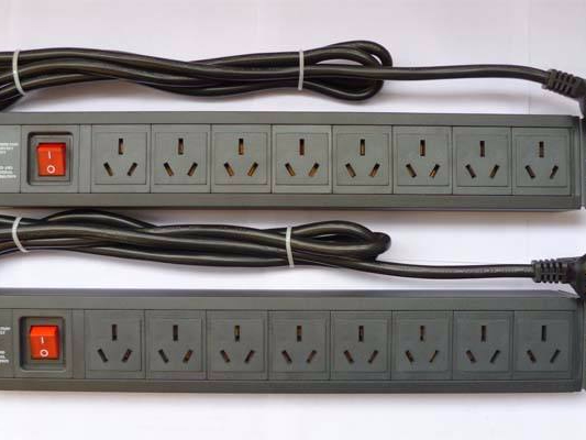 機(jī)柜專用PDU與插座的區(qū)別是什么？又如何選擇？